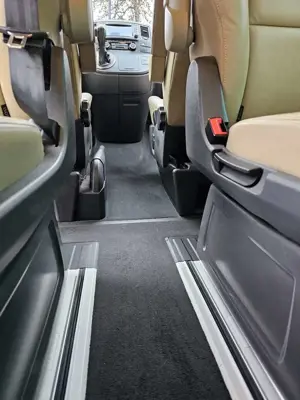 Volkswagen T5 Multivan DSG 4MOTION Highline Bild 2