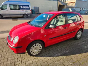 Volkswagen Polo IV Basis TÜV neu Bild 3