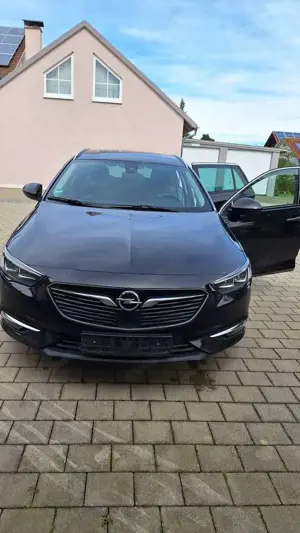 Opel Insignia Sports Tourer 2.0 Diesel Ultimate 120 Jahre Bild 4