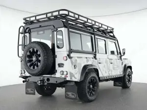 Land Rover Defender Works V8 Trophy II 1 of 25 Bild 2