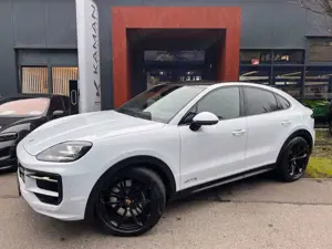 Porsche Cayenne Coupe GTS Leichtbau · Sportp· Burmester