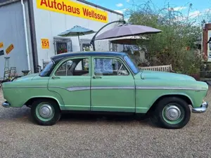 Oldtimer Simca Aronde P60 Scheunenfund