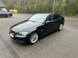 BMW 330 330xd DPF Aut. SD*AHK*PDC*Leder* Bild 3