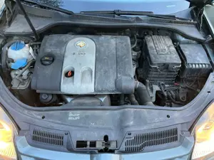 Volkswagen Golf 1.6 FSI Trendline Unfall