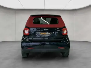 smart forTwo fortwo EQ passion/22kW/Verdeck rot/ nur 4.600 kmn Bild 4