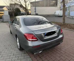 Mercedes-Benz E 300 Bild 2