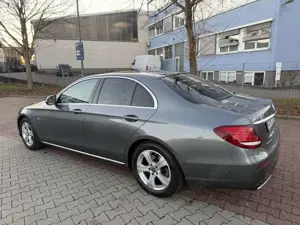 Mercedes-Benz E 300 Bild 3