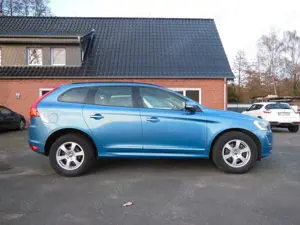 Volvo XC60 D3 AUTOMATIK/XEN/NAV/2xKINDERSITZE/el.HECKK Bild 2