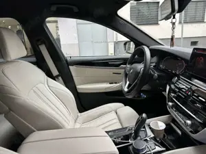 BMW 520 d xDrive Touring Aut. Luxury Line Bild 4