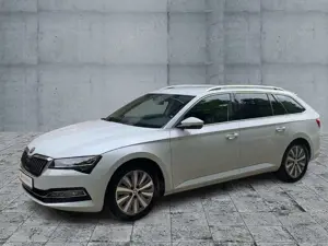 Skoda Superb Combi 2.0TSI DSG STYLE MATRIX+NAV+ACC+AHK Bild 2