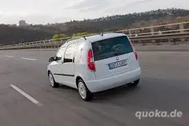 Hat eine Frau Lust auf diskreten Spaß im Auto?