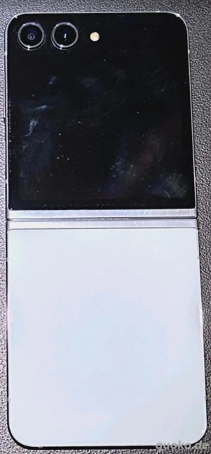 Samsung Galaxy Z Flip5 256GB, (Hellblau), sehr guter Zustand