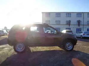 Dacia Duster Laureate 4x2 Bild 3