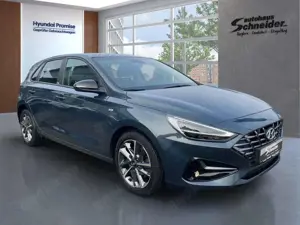 Hyundai i30 1.5 TGDi 48V 6-MT Edition 30+ PANO/NAVI/LED/SHZ/KA Bild 2