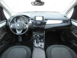 BMW 218 d Active Tourer Advantage LED/17-ZOLL/NAVI/DRIVIN Bild 5