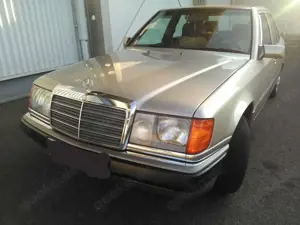Oldtimer Mercedes Benz 200 D