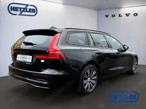 Volvo V60 Kombi Plus Dark Recharge Plug-In Hybrid AWD StandH Bild 3