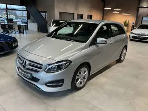 Mercedes-Benz B 180 Urban LED Navi Teilleder Standheizung AHK