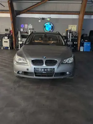 BMW 525 525i Touring Aut. Bild 2