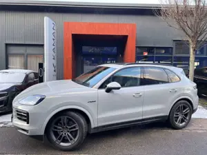 Porsche Cayenne E-Hyb Kreide · Inno · AHK · 14Wege  Bose