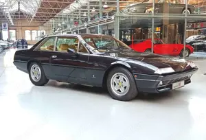 Ferrari 412 i - Schweizer Modell mit 5Gang-Schaltgetriebe Bild 2