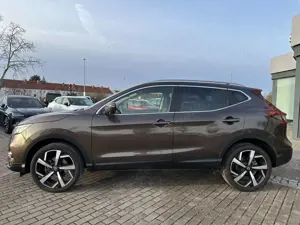 Nissan Qashqai 1.2 DIG-T TEKNA/360°/NAVI/DAB Bild 4