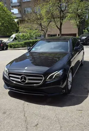 Mercedes-Benz E 220 d 9G-TRONIC Avantgarde Bild 3