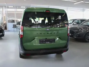 Ford Tourneo Courier Automatik TITANIUM FahrerAssistenzPak + WinterPak Bild 4