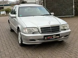 Mercedes-Benz C 200 C200 W202 LIMO XENON ROSTFREI TOP AUTOM PDC Bild 1