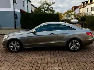 Mercedes-Benz E 200 E 200 CGI Coupe BlueEFFICIENCY