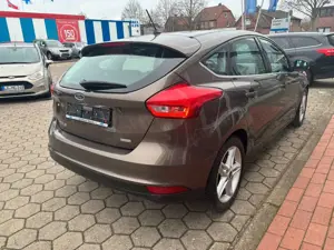 Ford Focus Titanium*1.HAND*KLIMA*EURO6*NAVI*HU NEU* Bild 5