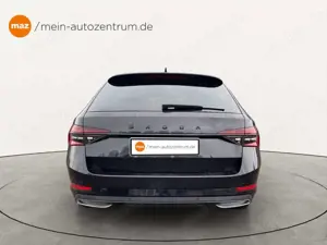 Skoda Superb Combi 2.0 TDI Sportline Alu LED AHK Kamera Navi AC Bild 5