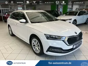 Skoda Octavia Combi 2.0 TDI Style DSG AHK NAVI ACC RFK HUD