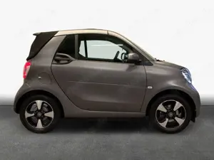 smart forTwo fortwo cabrio EQ passion/MattLack/22kW/WinterPak Bild 4