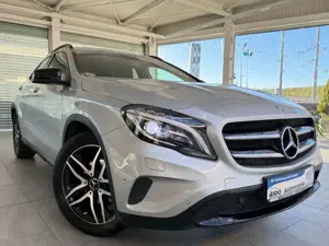Mercedes-Benz GLA 200 GLA200 Night Xenon/Navi/Teilleder/Sportsitze/EU6