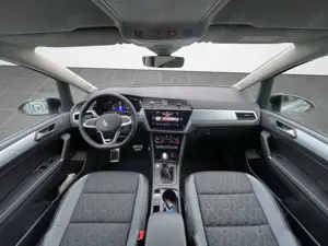 Volkswagen Touran 1.5 TSI ENERGY R-LINE+CLIMAT+NAV+LED+KAM+8-FACH Bild 2