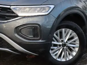 Volkswagen T-Roc Life 1.0 OPF GANZJR./PDC/LED/SITZHZ./PARKLENK. Bild 3