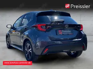 Toyota Yaris 1.5 Hybrid 116 CVT Teamplayer *Comfort-  Safety-P Bild 3