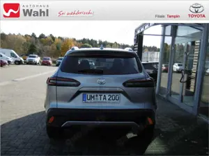 Toyota Corolla Cross 2.0 Hybrid Teamplayer Bild 3