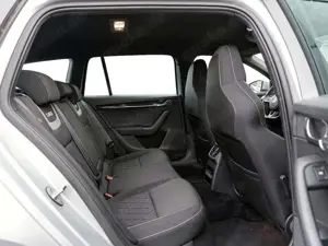 Skoda Octavia Combi RS 2.0 TDI AHK NAVI LED KLIMA P Bild 4