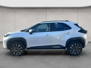 Toyota Yaris Cross Hybrid 130 Teamplayer Safety und Winte Bild 2