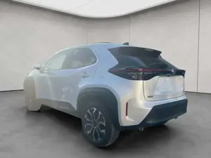 Toyota Yaris Cross Hybrid 130 Teamplayer Safety und Winte Bild 3