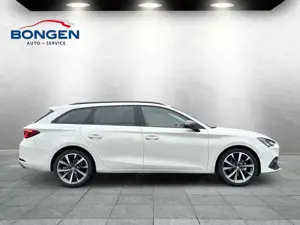 SEAT Leon Sportst. 1.5 eTSI FR DSG Navi Apple Car Play Bild 2