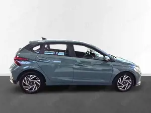 Hyundai i20 Trend*LichtP*KomfortP*Navi*RKam*SitzHeiz Bild 3