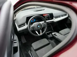 BMW 218 218i Active Tourer Travel GSD AHK RFK SpSitz DAB Bild 5