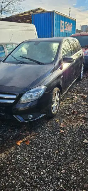 Mercedes-Benz B 200 B 200 (BlueEFFICIENCY)