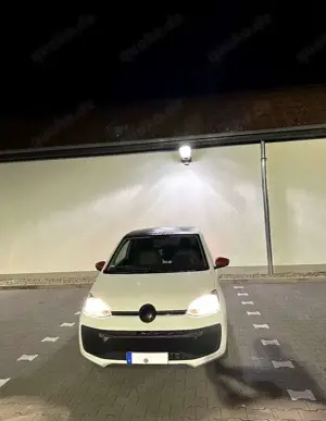 Volkswagen up! EcoFuel BlueMotion Technology street