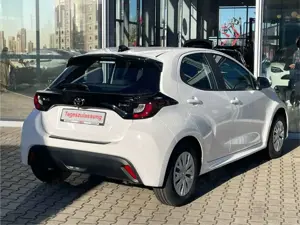 Toyota Yaris Hybrid 116 1.5 VVT-i Comfort Bild 5