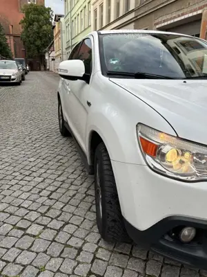 Mitsubishi ASX 1.8 DI-D 4WD Instyle Bild 3