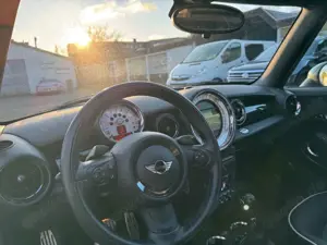 MINI Cooper S Cabrio Aut. Navi Leder SHZ Xenon Bild 4